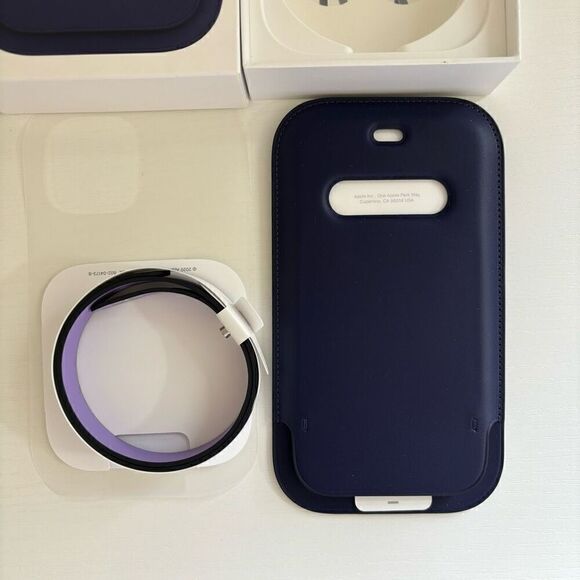 Apple Leather Sleeve case MagSafe for iPhone 12 mini deep violet new - Picture 6 of 11